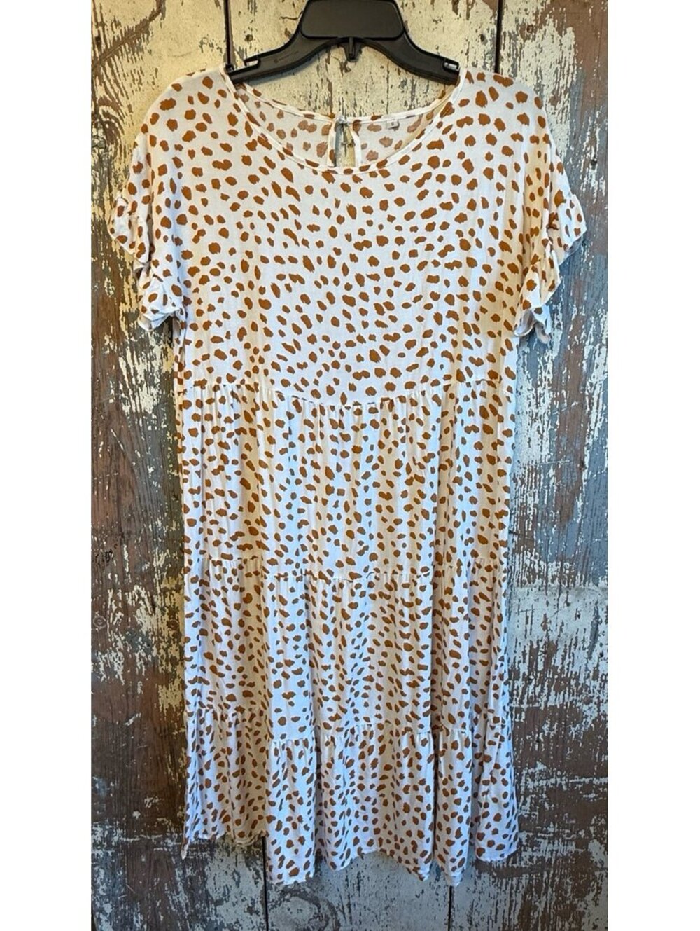 Women’s short sleeve ruffle spotted print dress size small tan and white